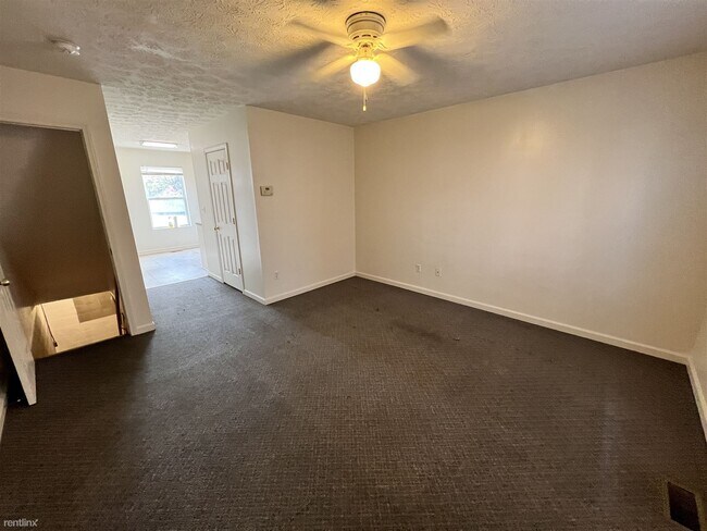Building Photo - 642 E Buchtel Ave