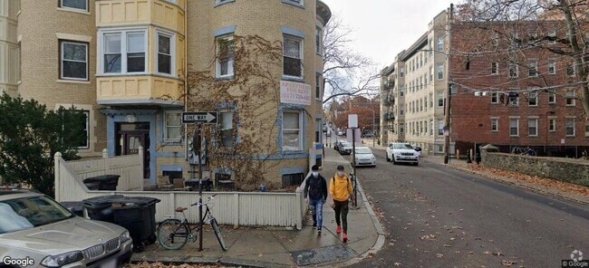 Building Photo - 132 Glenville Ave