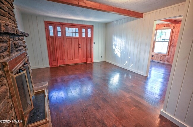 Building Photo - 424 Sunset Forest Dr