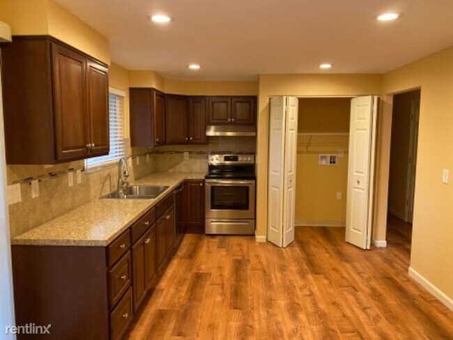 Foto del edificio - 3 br, 2 bath House - 9609 NW 18th Ave
