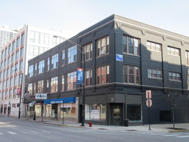 Foto del edificio - 245 W North Ave