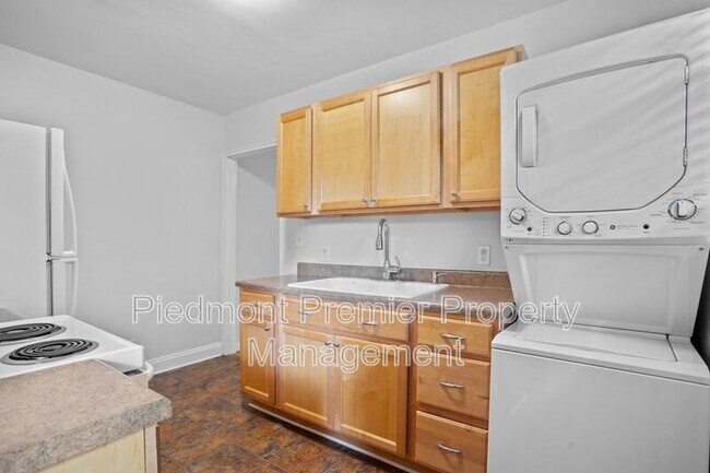 Building Photo - 2523 Miller Park Cir