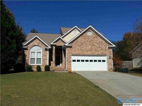 Building Photo - 722 Highland Dr