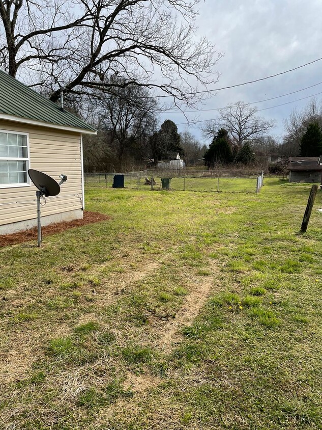 Primary Photo - 3/1 House in Kingston $995