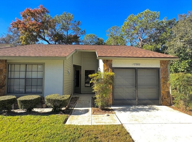 Building Photo - 2302 Wyndam Dr