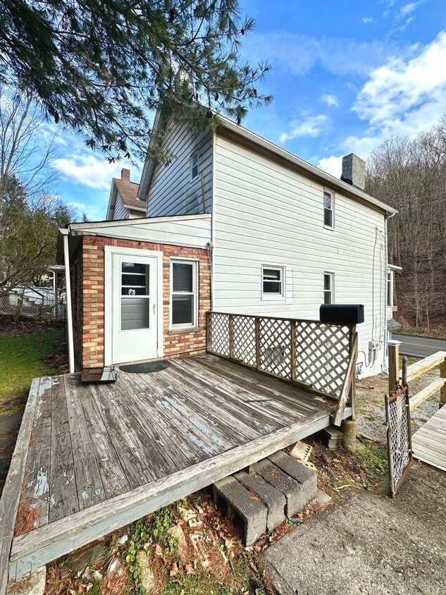 Photo - 1615 Lynn Avenue