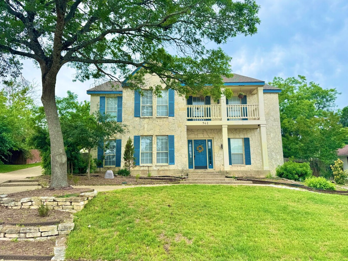 Primary Photo - Big 4 Bedroom Home in Stone Oak!
