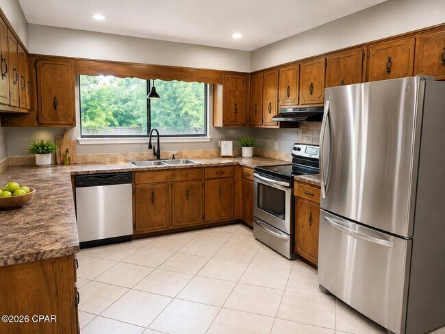 Building Photo - 3015 Longwood Cir