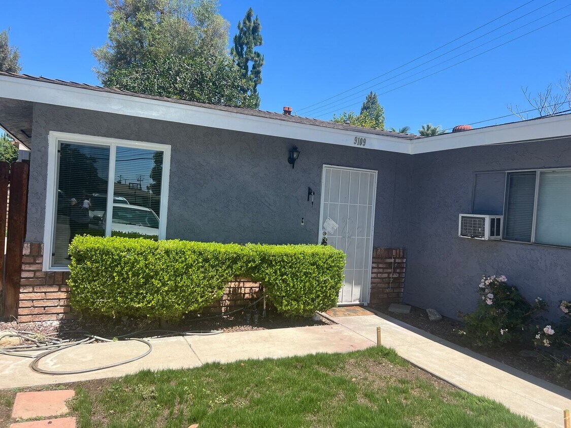 Foto principal - Upgraded 2 bedroom Duplex!