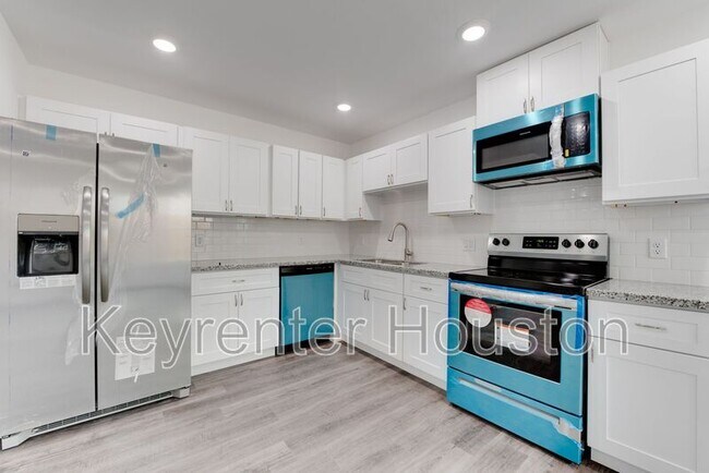 Foto del edificio - 8126 Sterlingshire St