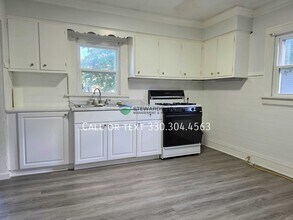 Building Photo - 2849 Trenton Rd