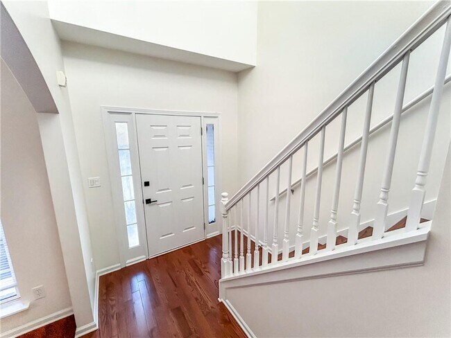 Foto del edificio - 2027 Oakbluff Way SW