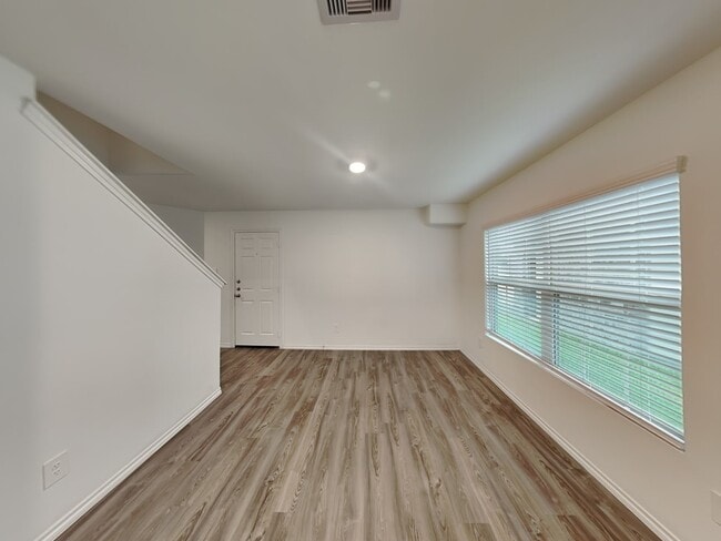 Building Photo - 24106 Mustang Run Dr