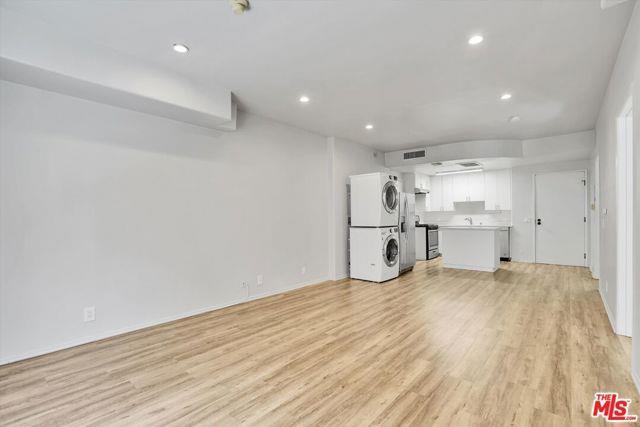Building Photo - 1242 9th St