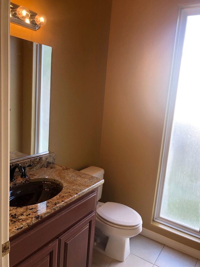 Building Photo - 4 br, 2.5 bath House - 1010 Sleepy Hollow