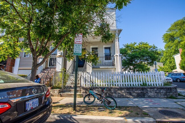 Foto del edificio - Amazing 3 BR/2 BA EOG Townhome in Kingman ...