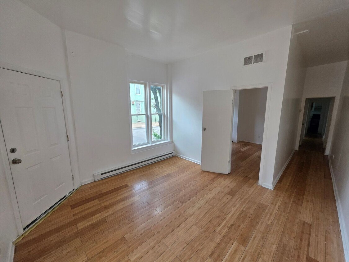 Foto principal - 934 Clifford Brown Walk