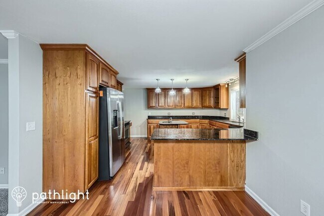 Foto del edificio - 2404 33rd Ave SE