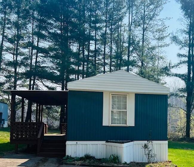 Building Photo - 6 Hemlock Ct