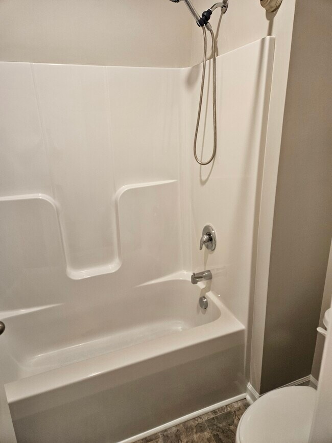 Foto del edificio - 103 Creek Ridge Dr