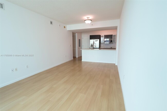 Foto del edificio - 333 NE 24th St