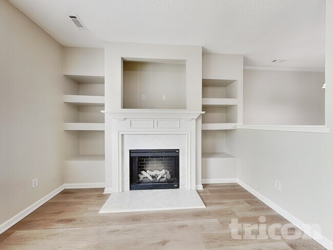 Building Photo - 4864 Sierra Way