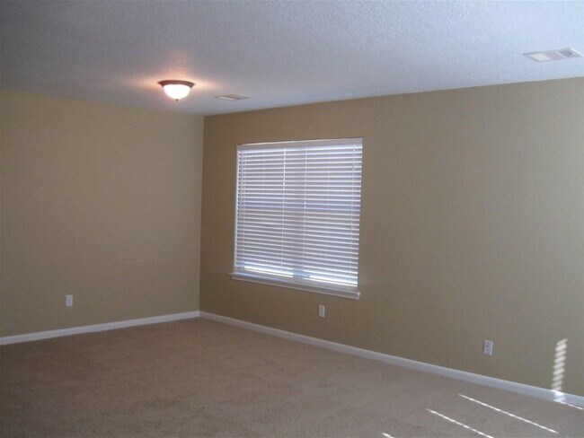 Building Photo - 15507 Liberty Bluff Dr