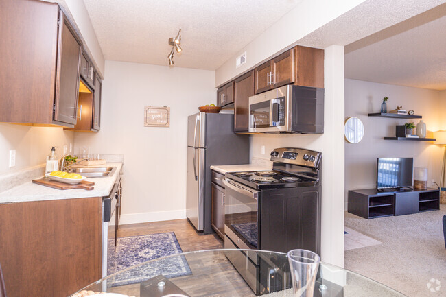 1BR, 1BA - Willow - Spring Tree by Broadmoor