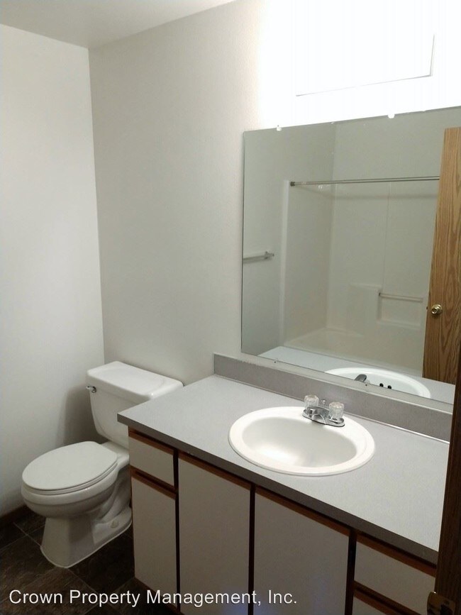 Building Photo - 3625 Belle Vista Ct S