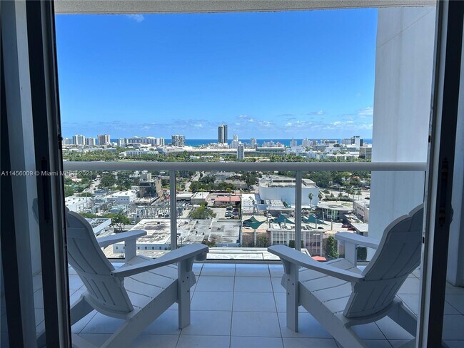 Foto del edificio - 1800 Sunset Harbour Dr