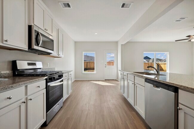 Foto del edificio - 376 Fastboy Ln