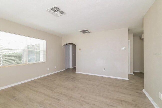 Foto del edificio - 2246 Colonial Ave