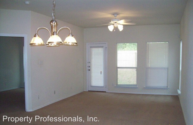 Building Photo - 2226 Hidden Mdw