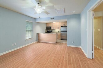 Building Photo - 7685 Northcross Dr