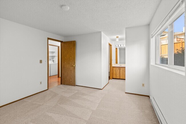 Foto del edificio - Well Maintained Condo