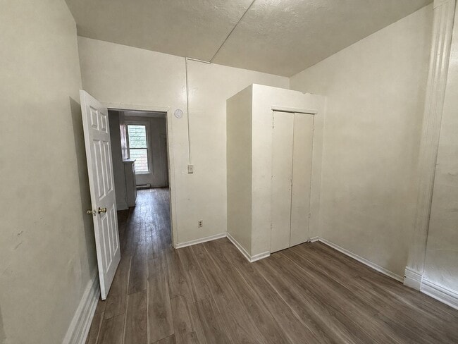 Building Photo - 518 Tilghman St