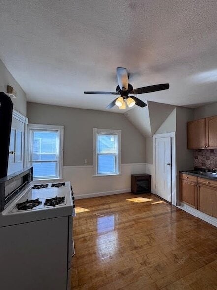 Foto del edificio - 52 Canton St