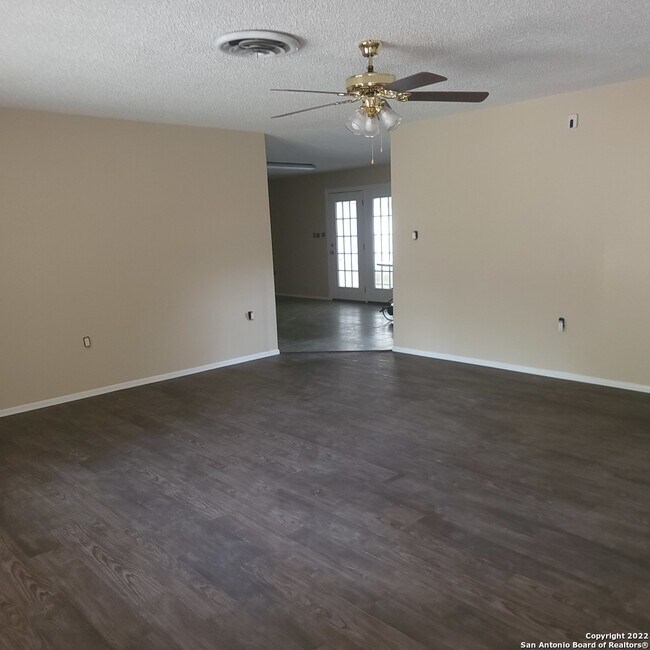 Foto del edificio - 926 Hillcrest Dr