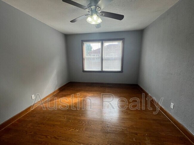 Foto del edificio - 7760 Wise