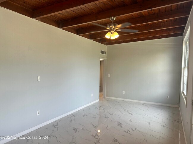 Building Photo - 1647 Dixie Way