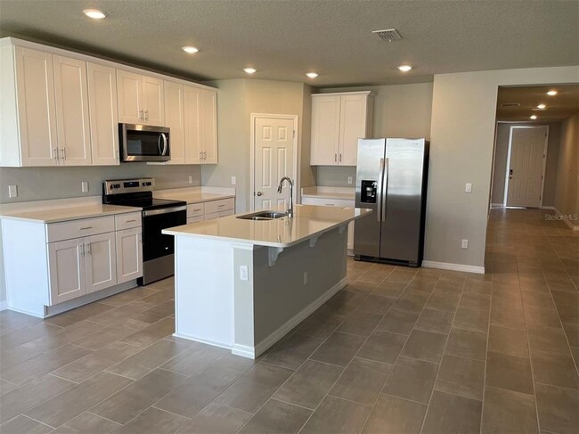 Building Photo - 5295 Meredrew Ln