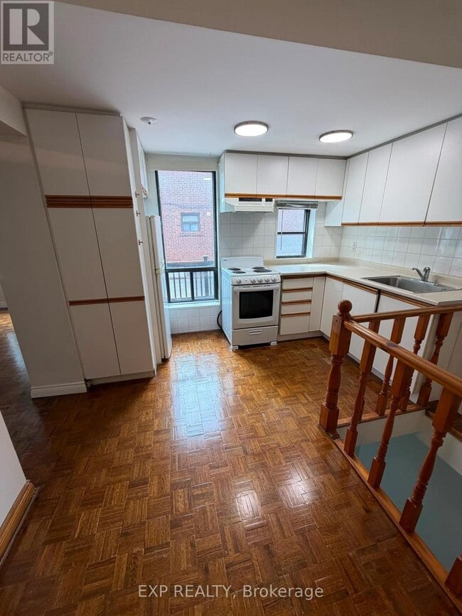 Building Photo - 677 Durie St
