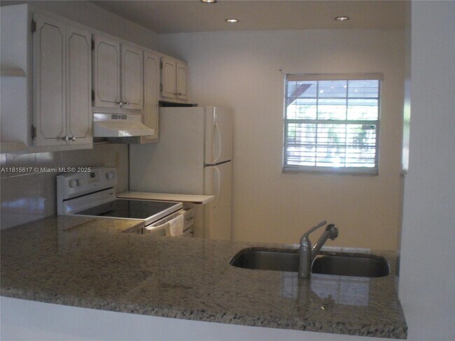 Foto del edificio - 3250 NW 85th Ave