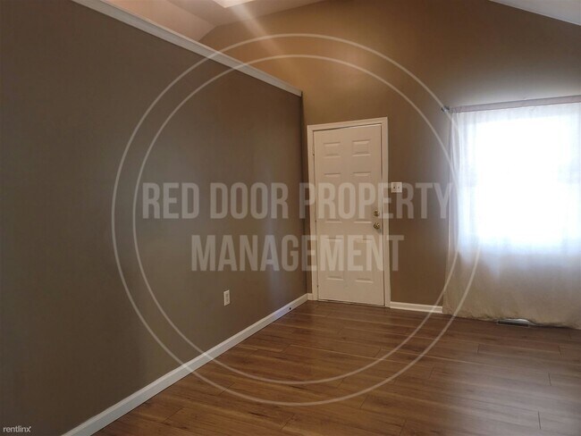 Foto del edificio - 2 br, 1 bath House - 324 South McComas Street