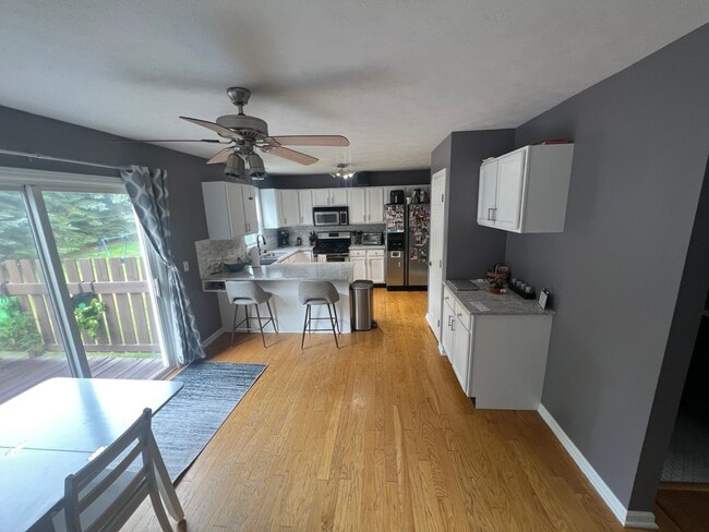 Building Photo - 2596 Lenwood Ln NE