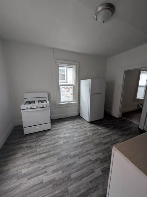 Building Photo - 613 Green St