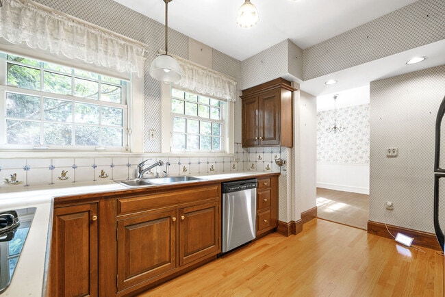 Building Photo - 30 Cheswick Rd