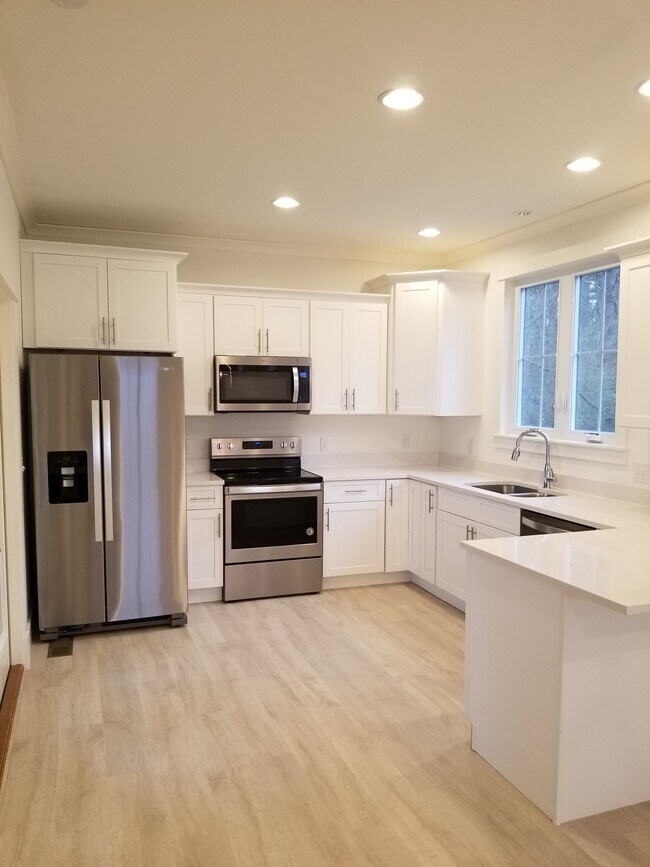 Foto del edificio - 417 Juniper Dr