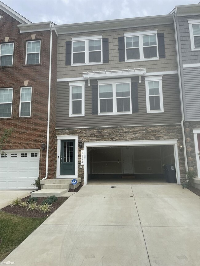 Building Photo - 3 br, 3.5 bath Townhome - 9504 Townfield P...