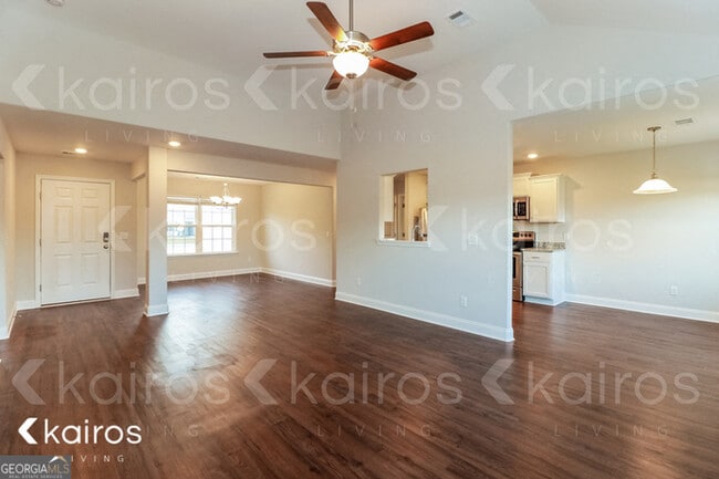 Building Photo - 220 Western Red Cedar Dr